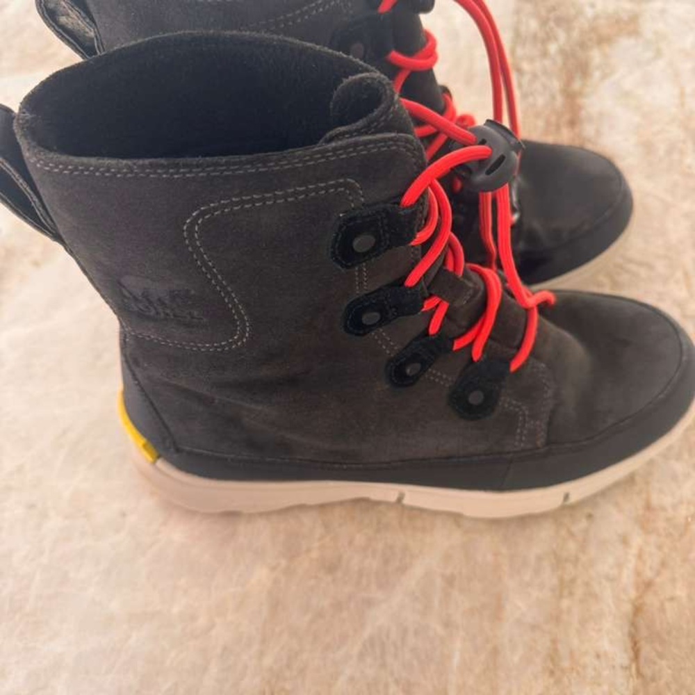 Sorel Kids Black and Red Boots (Youth Size 7 - Big Kid)